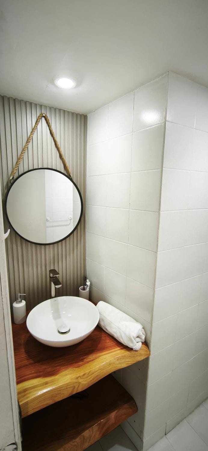 Bathroom, towels