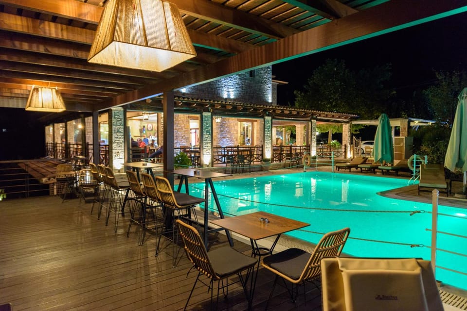 Patio, Restaurant/places to eat