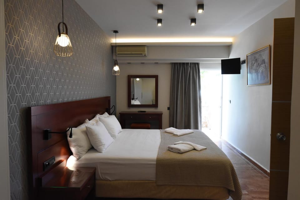 Photo of the whole room, Decorative detail