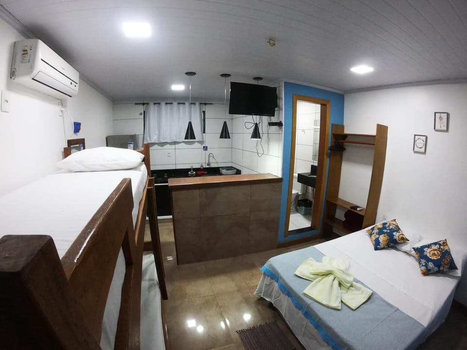 Bedroom, bunk bed
