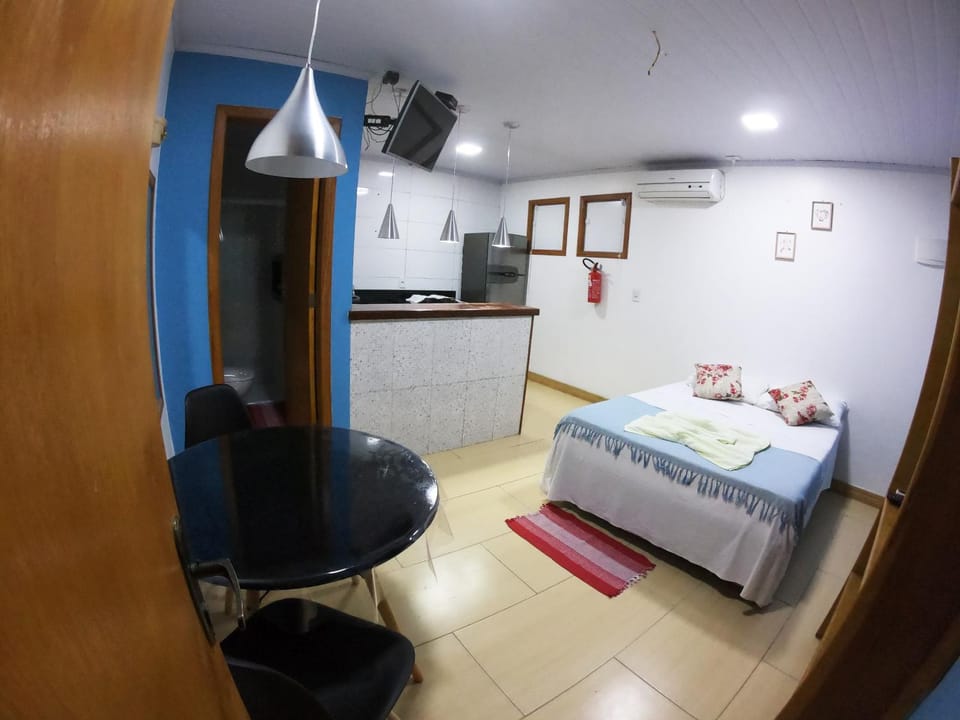 Bed, Dining area