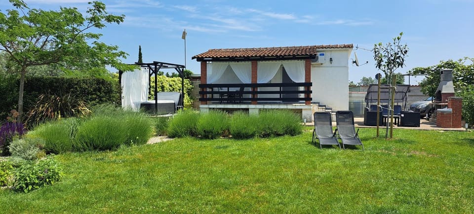 Property building, Garden, Hot Tub