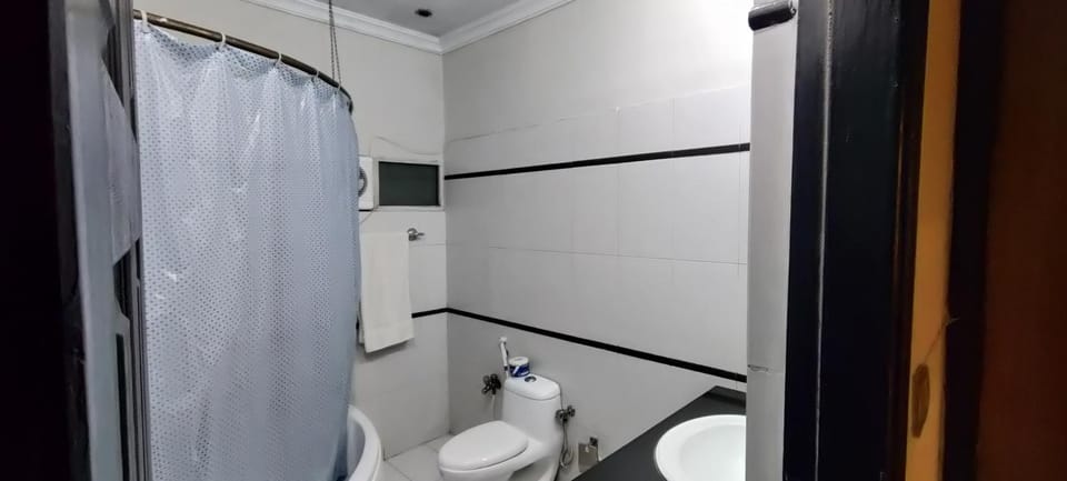Shower, Hot Tub