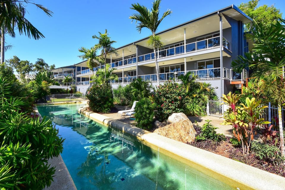 Property building, Swimming pool