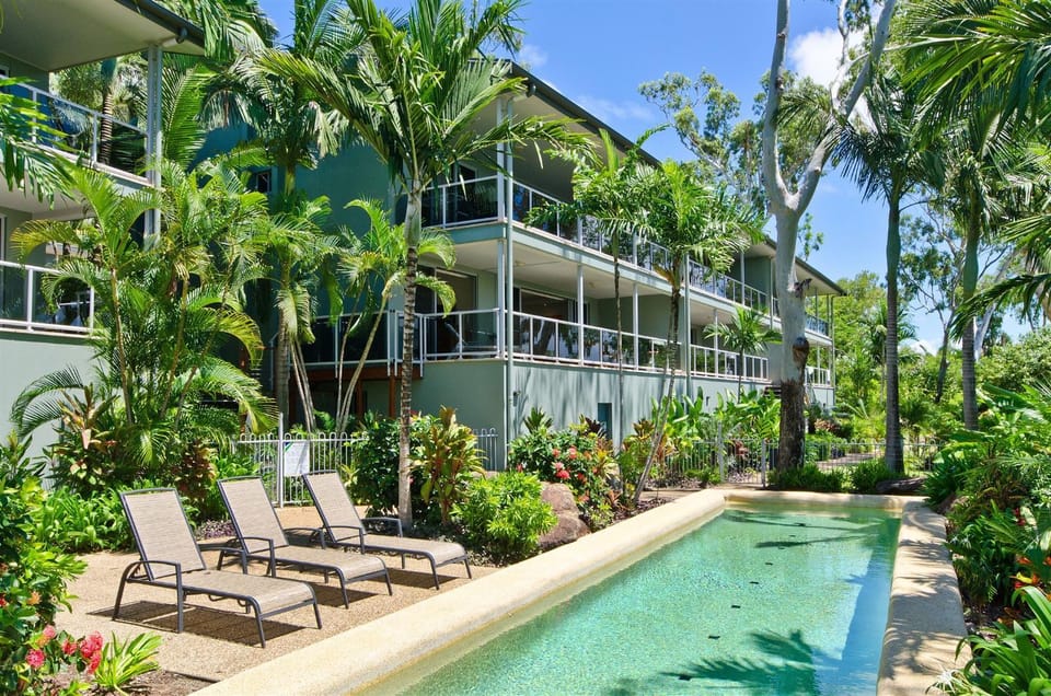 Property building, Swimming pool