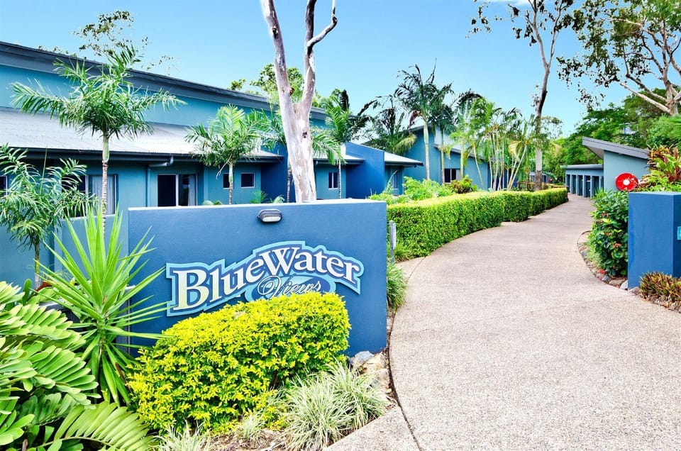 Property building, Facade/entrance, Property logo or sign