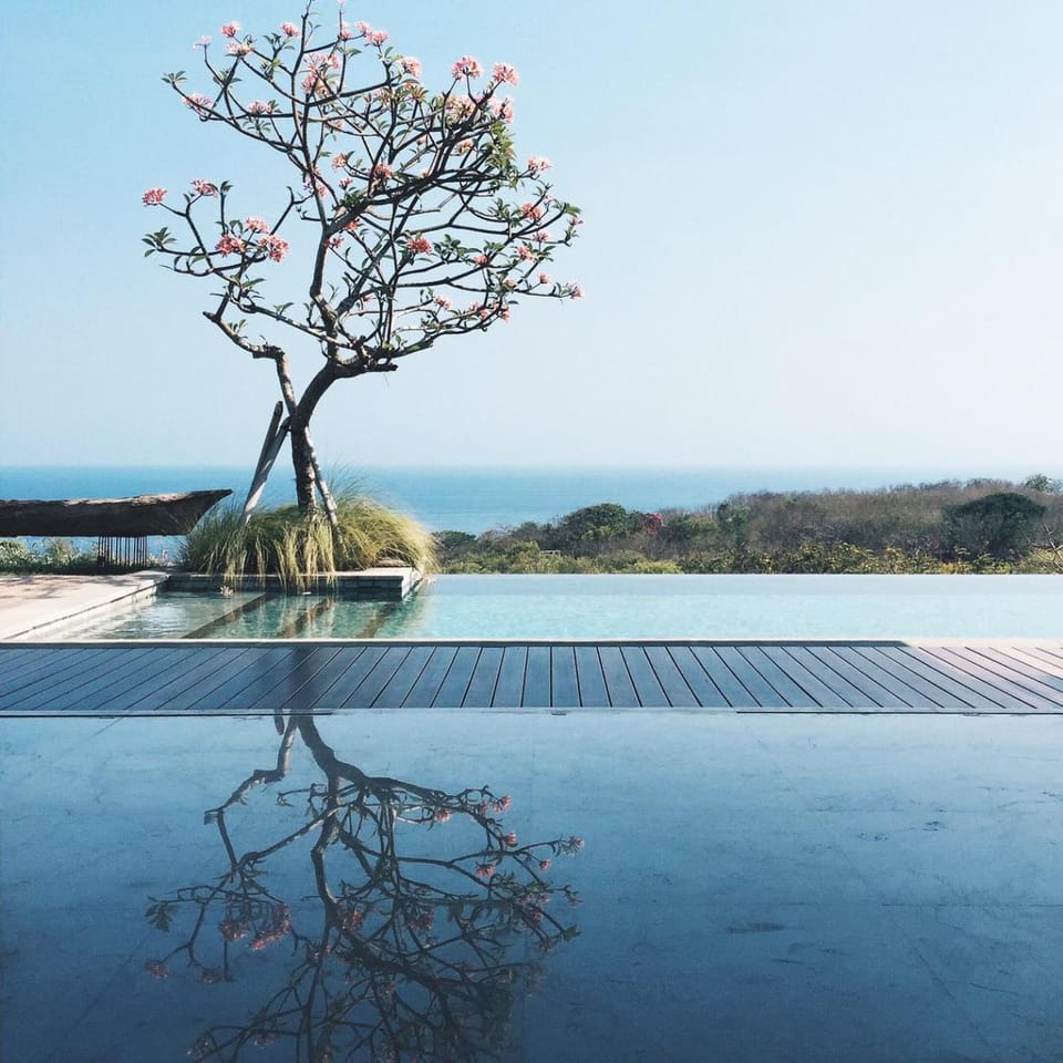 Pool view, Sea view