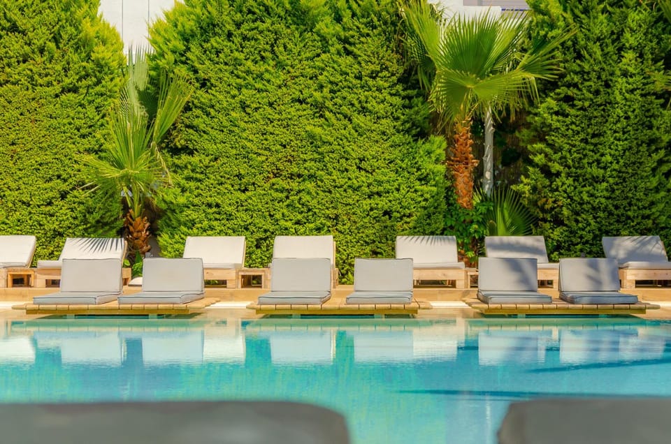 Drossia Palms Hotel and Nisos Beach Suites Apartment hotel in Malia, Crete
