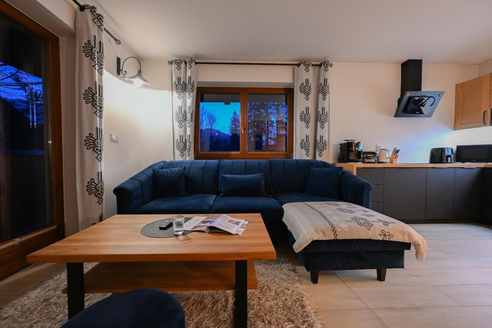 Bed, TV and multimedia, Kitchen or kitchenette, Living room, Photo of the whole room