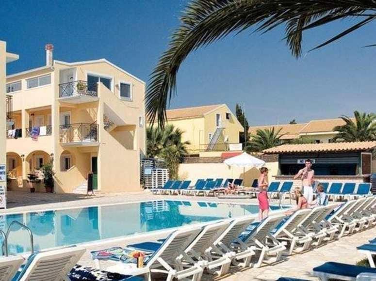 Pool view, Entertainment