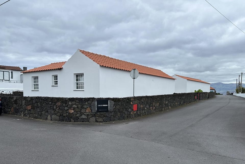 Property building, Facade/entrance, Location