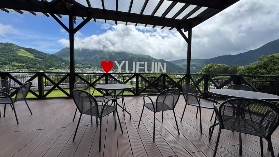 Property building, Restaurant/places to eat, Breakfast