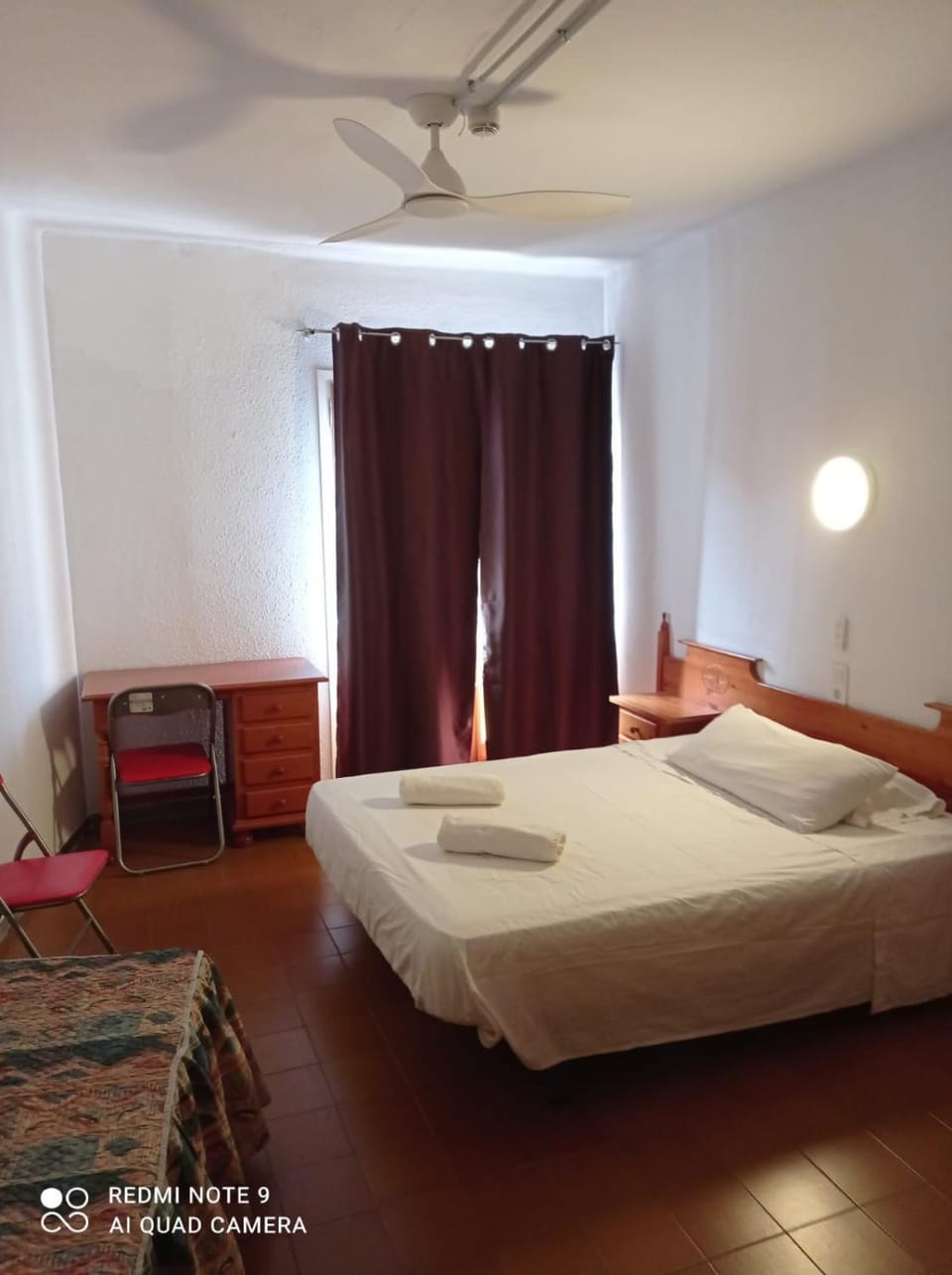 Bed, Photo of the whole room, Bedroom, fireplace