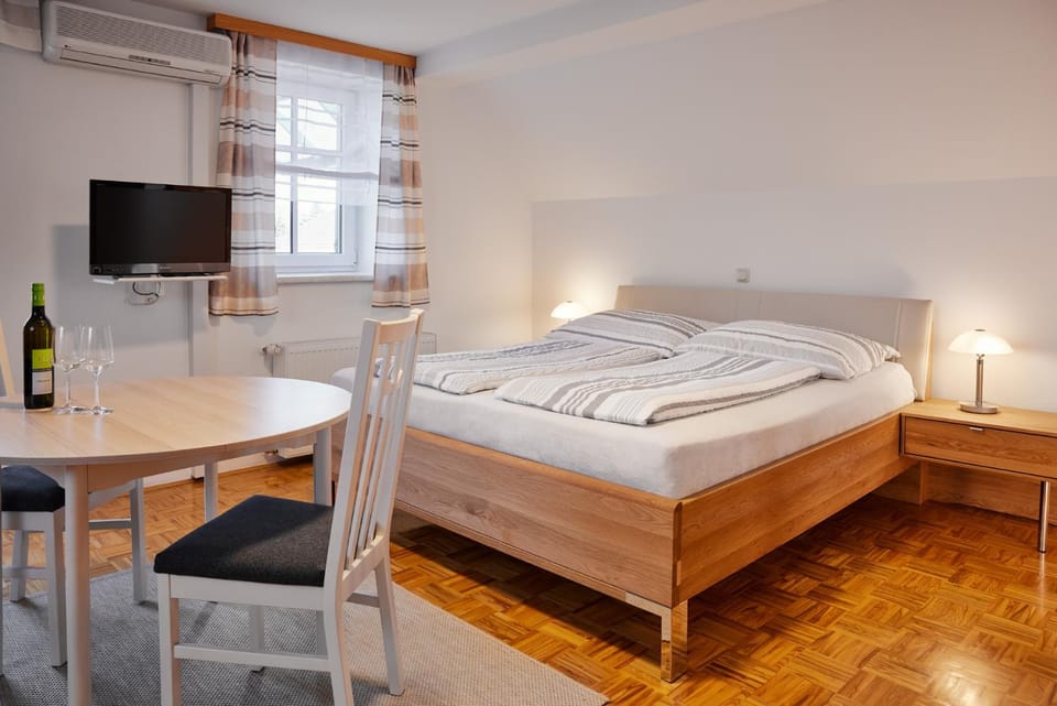 Bed, TV and multimedia