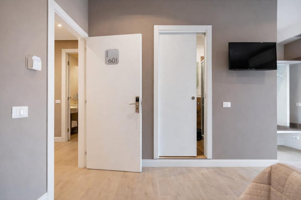 TV and multimedia, wardrobe