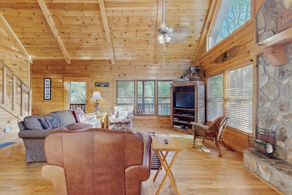 River Escape On The Toccoa House in Georgia