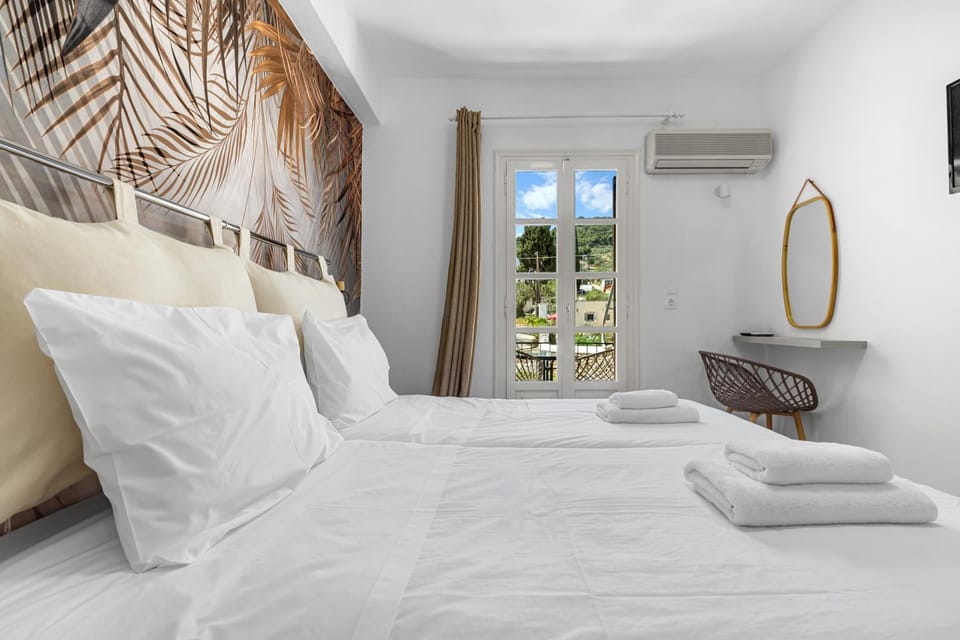 Bay's Apartment hotel in Spetses