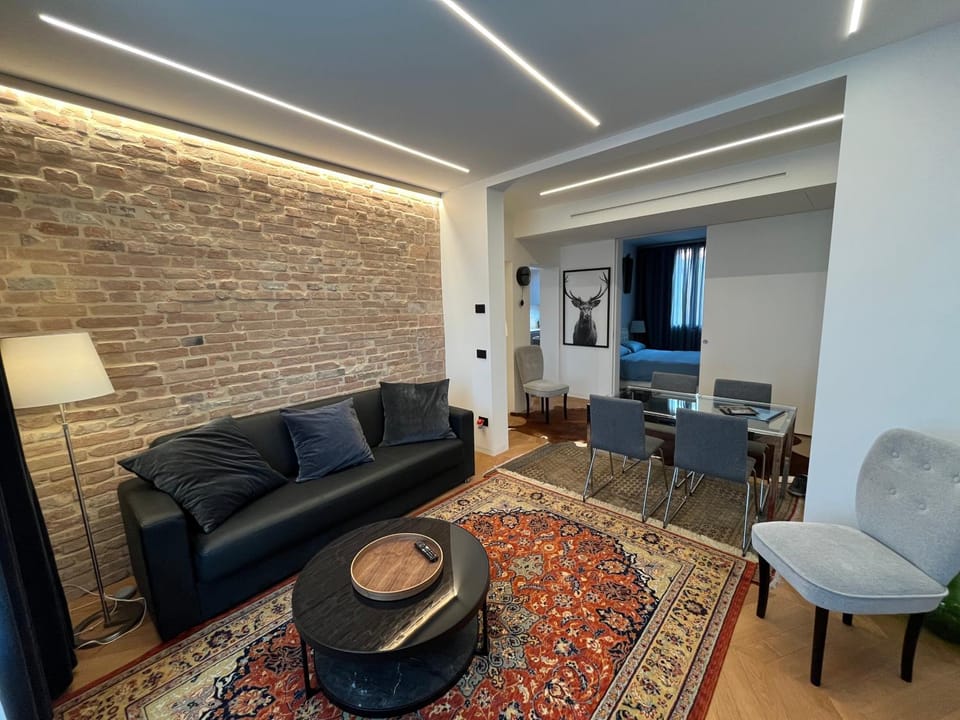 TV and multimedia, Living room, Seating area