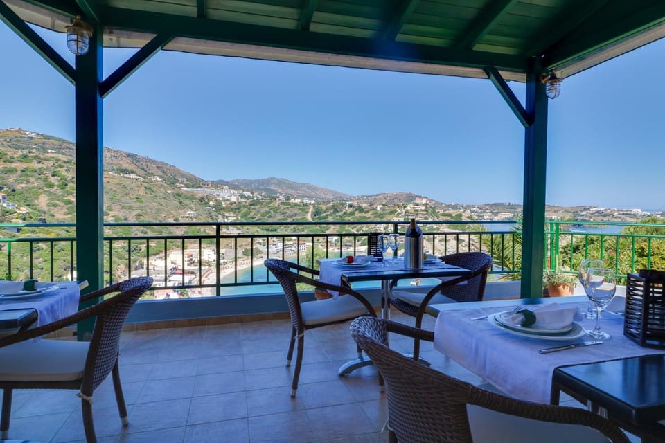 Restaurant/places to eat, Day, View (from property/room), Dining area, Breakfast, Dinner