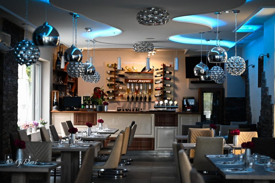 Restaurant/places to eat