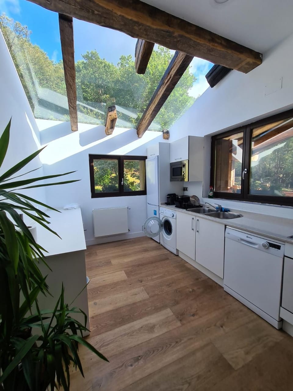Kitchen or kitchenette, Communal kitchen