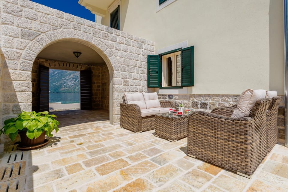 Patio, Facade/entrance, Day, Sea view