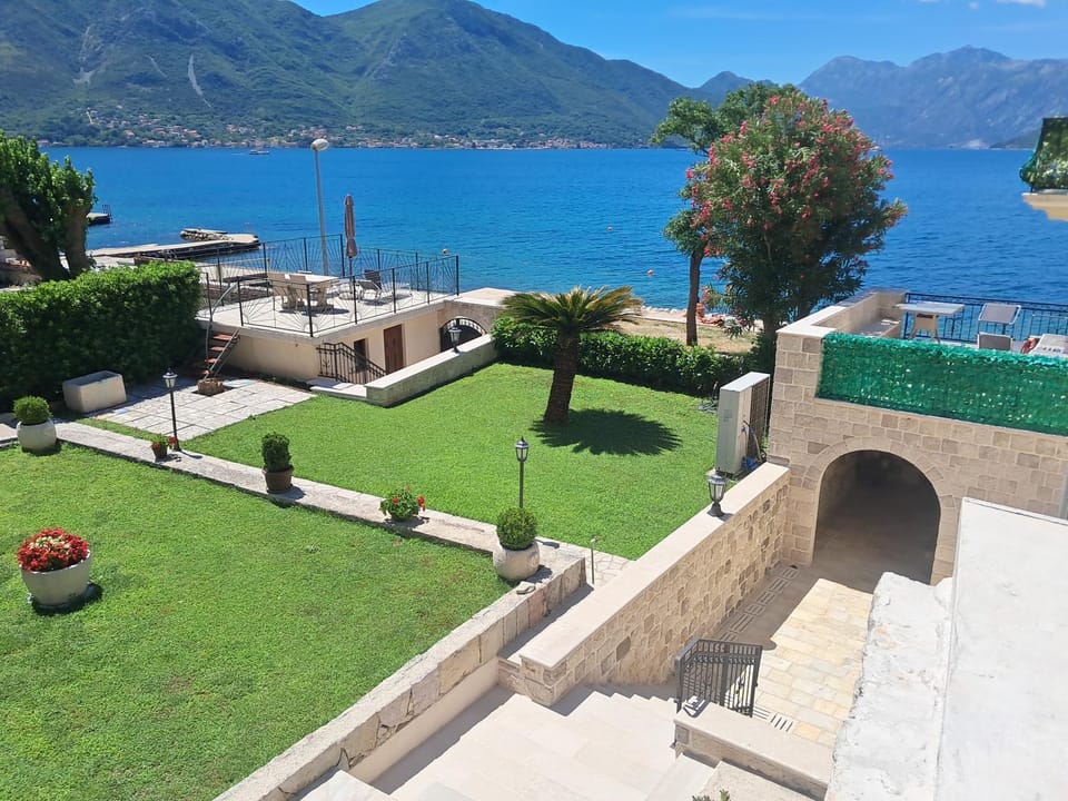 Garden, Sea view