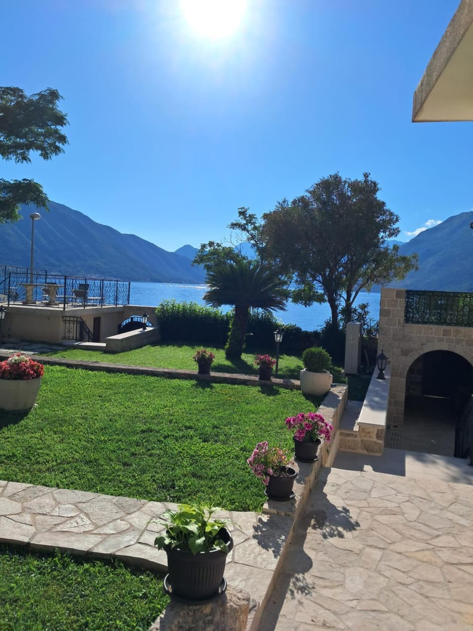 Garden view, Sea view