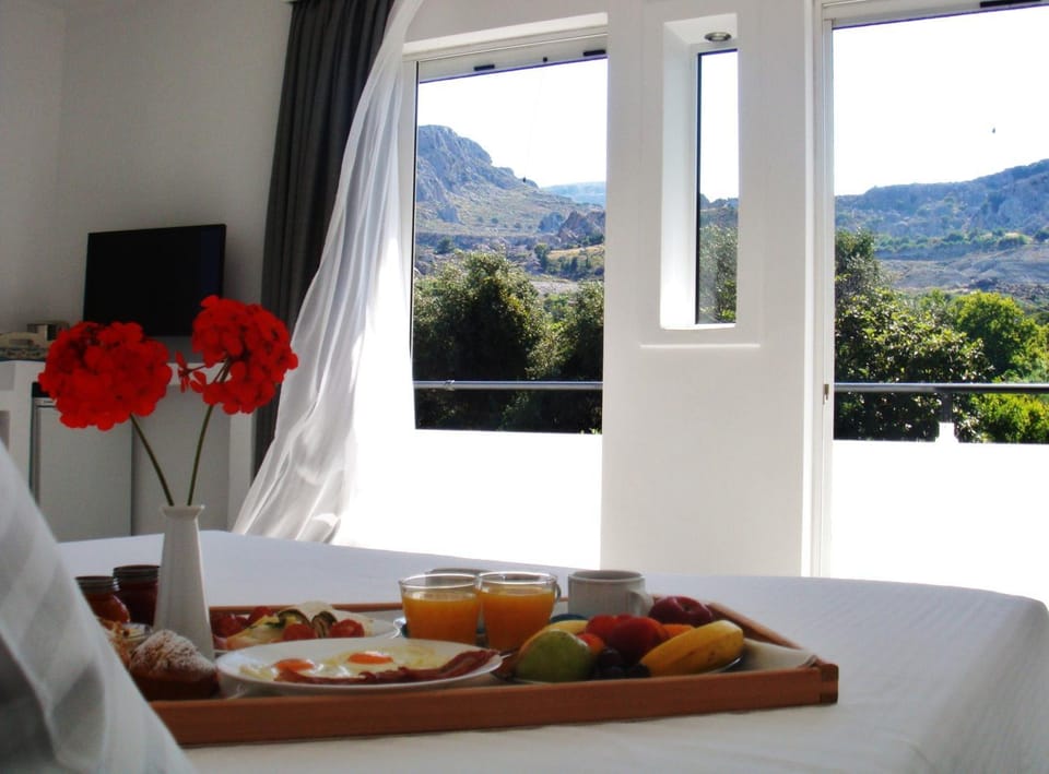 View (from property/room), Garden view, Mountain view