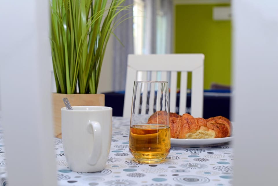 Food and drinks, Dining area, Food, Breakfast, Drinks