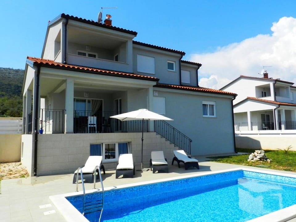 Facade/entrance, Swimming pool, Swimming pool