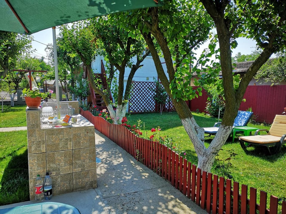 BBQ facilities, Garden