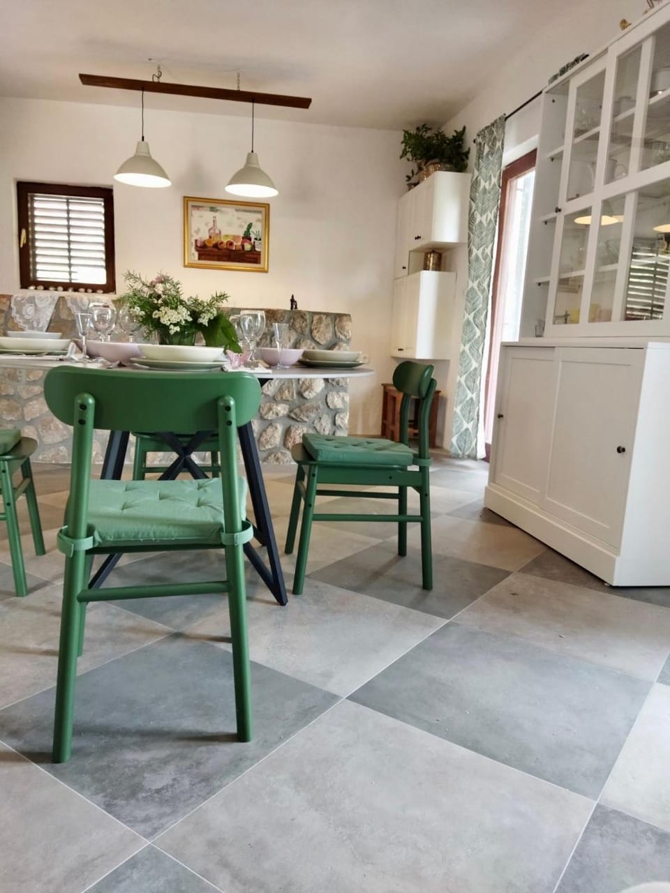 Kitchen or kitchenette, Living room, Seating area, Dining area