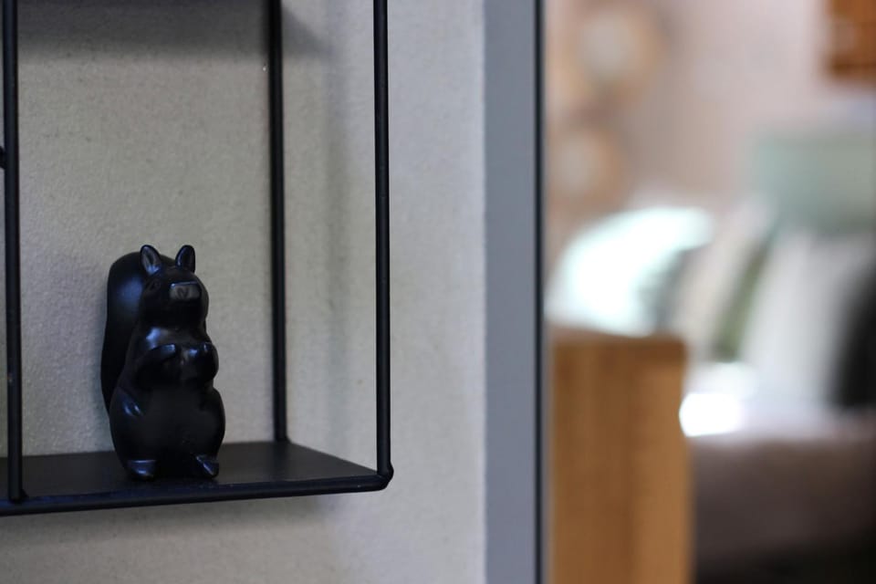 Property building, Facade/entrance, Garden, Balcony/Terrace, Lobby or reception, Decorative detail