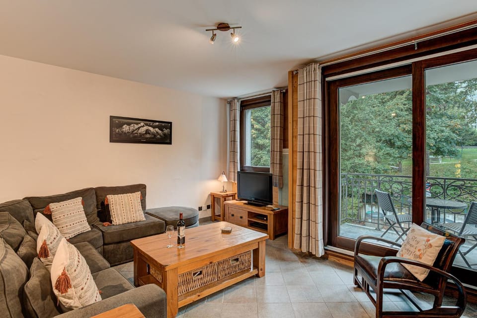 Patio, View (from property/room), Balcony/Terrace, Living room, Seating area, Dining area