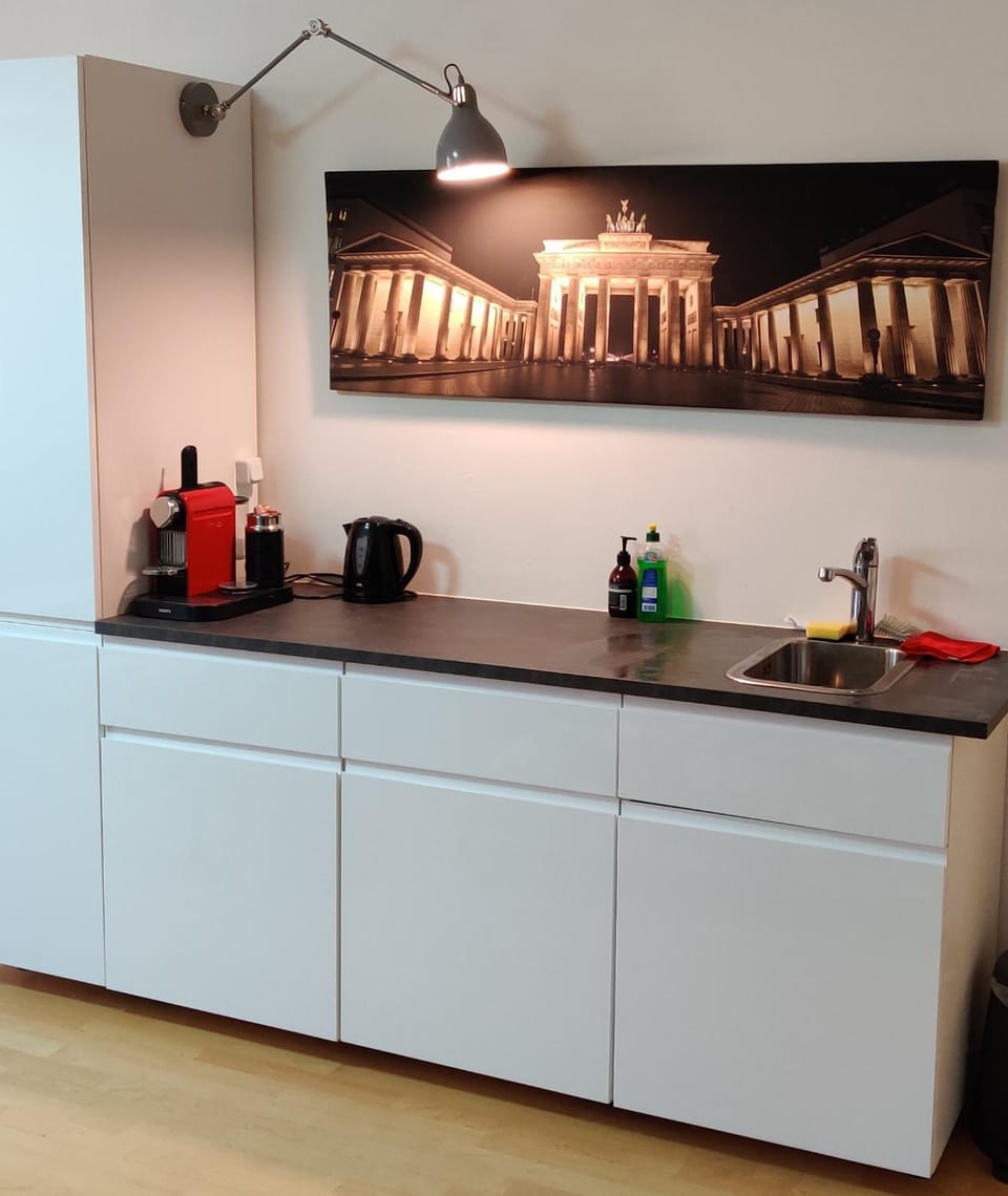 Coffee/tea facilities, Kitchen or kitchenette
