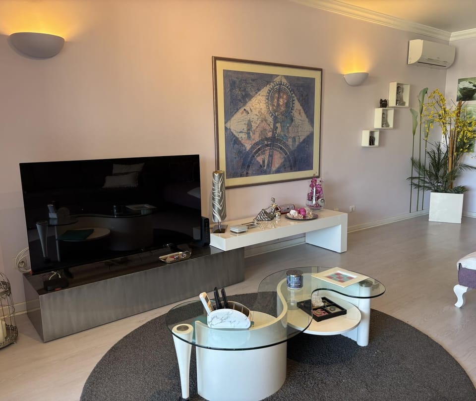 TV and multimedia, Living room, Seating area