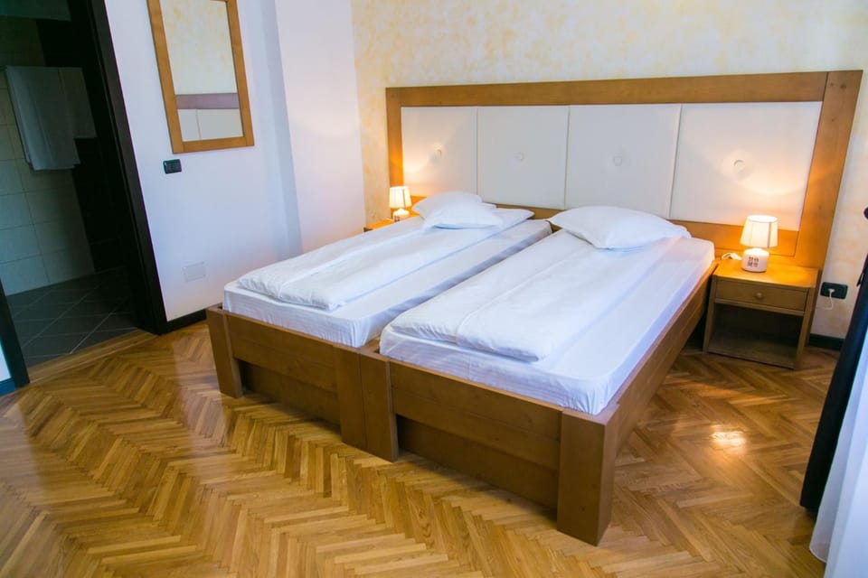 White House Bed and Breakfast in Brașov County
