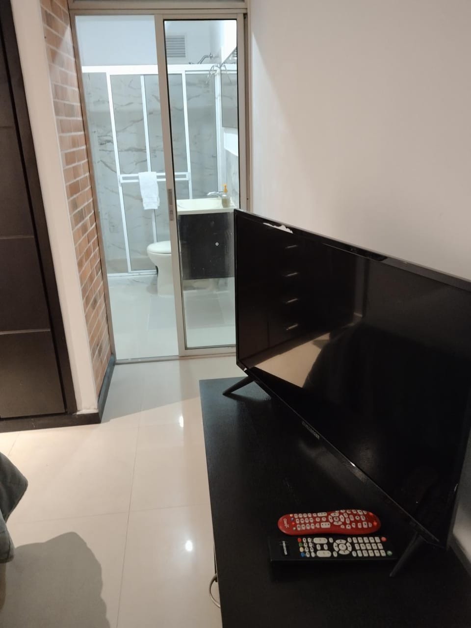 Bathroom, TV and multimedia, Seating area