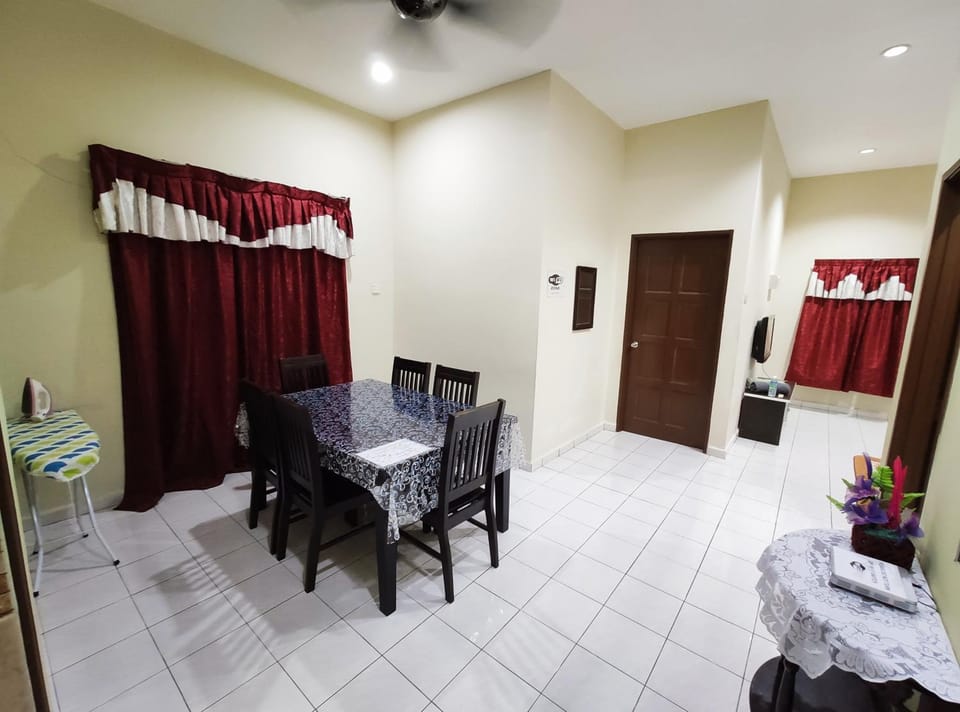 Homestay selinsing Vacation rental in Perak