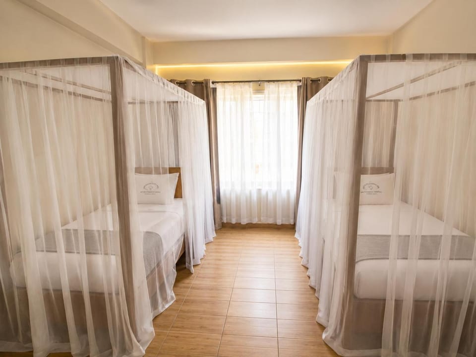Bed, Photo of the whole room, wardrobe