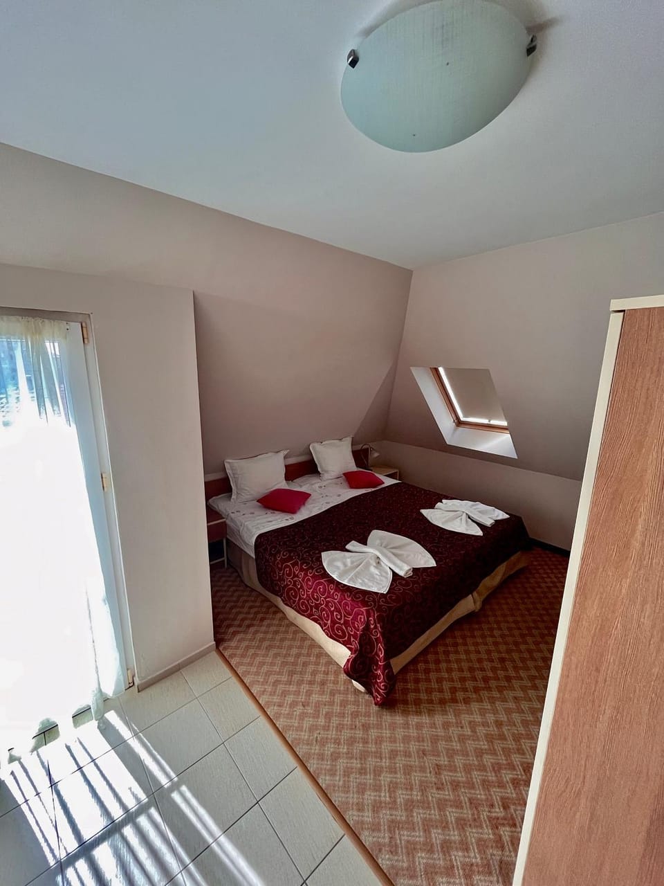 Bed, Photo of the whole room, Bedroom, towels, wardrobe