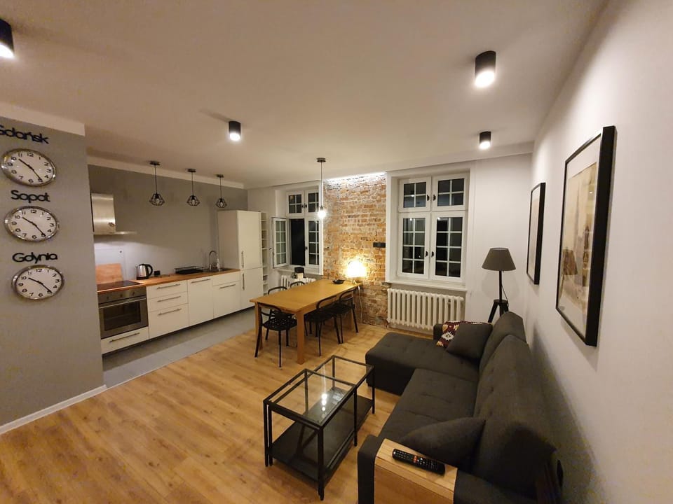 Living room, Seating area, Dining area