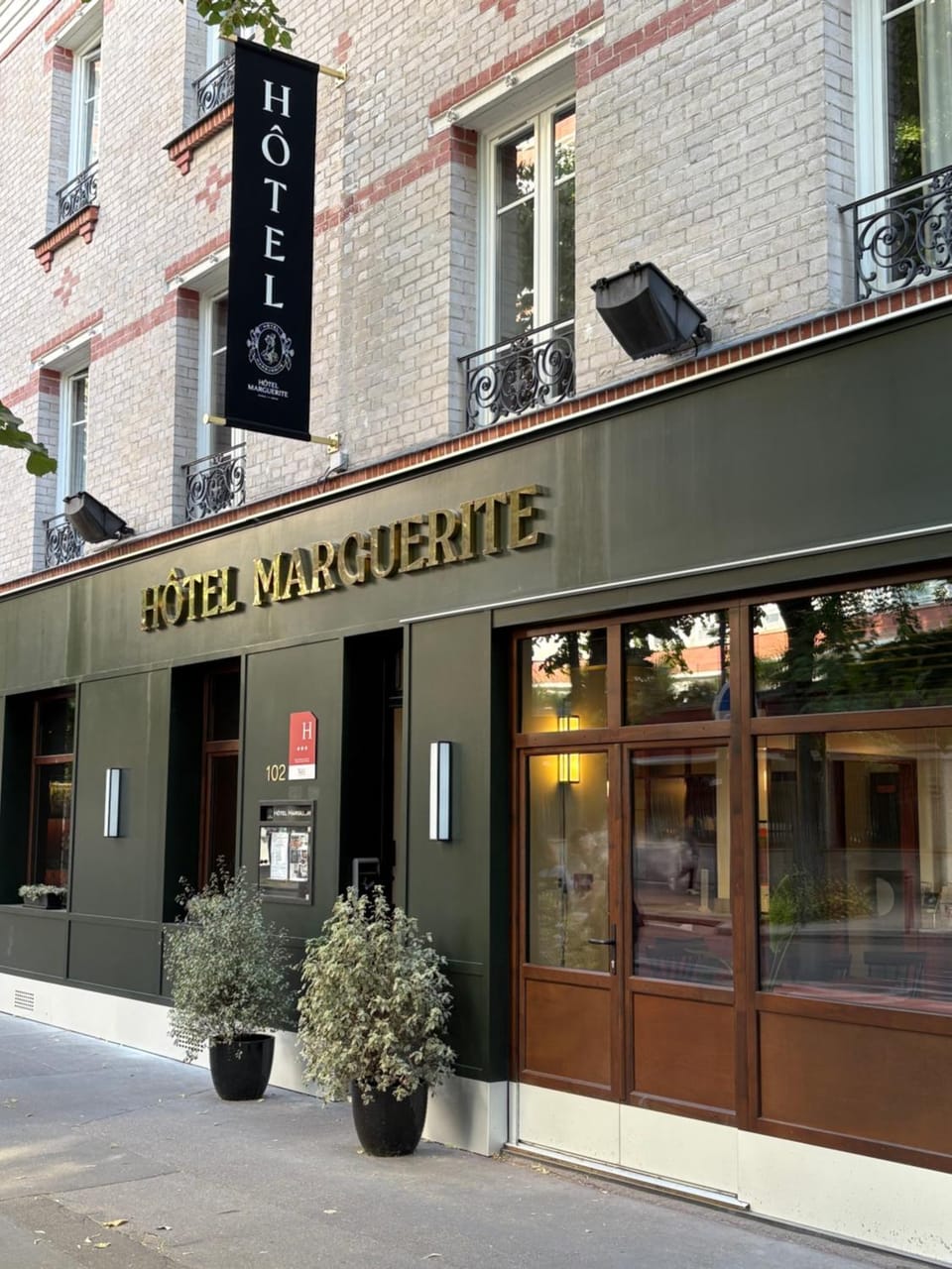 Facade/entrance