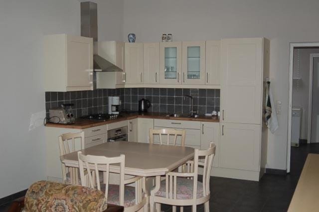 Kitchen or kitchenette, pet friendly, stove