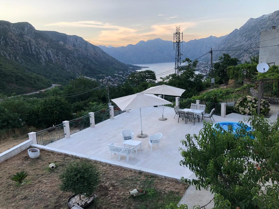 Property building, Balcony/Terrace, Balcony/Terrace, Mountain view, Sea view