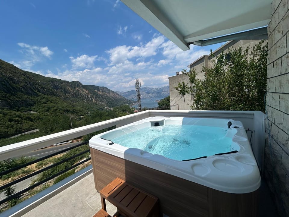 Hot Tub, Sea view