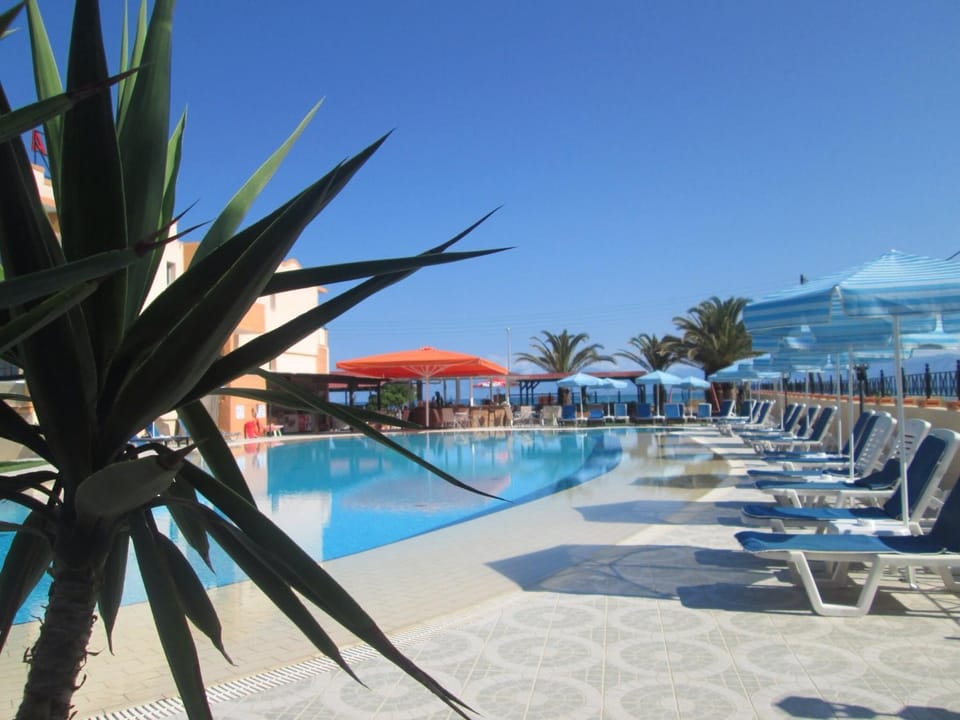 Day, Swimming pool, Swimming pool