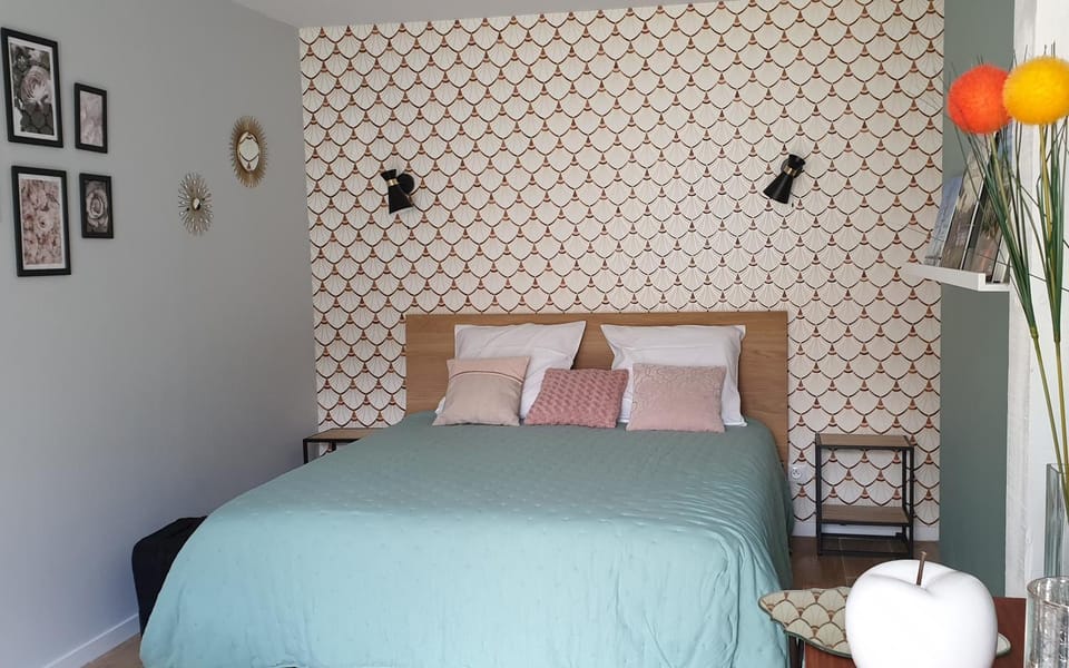 Bed, Photo of the whole room, Decorative detail