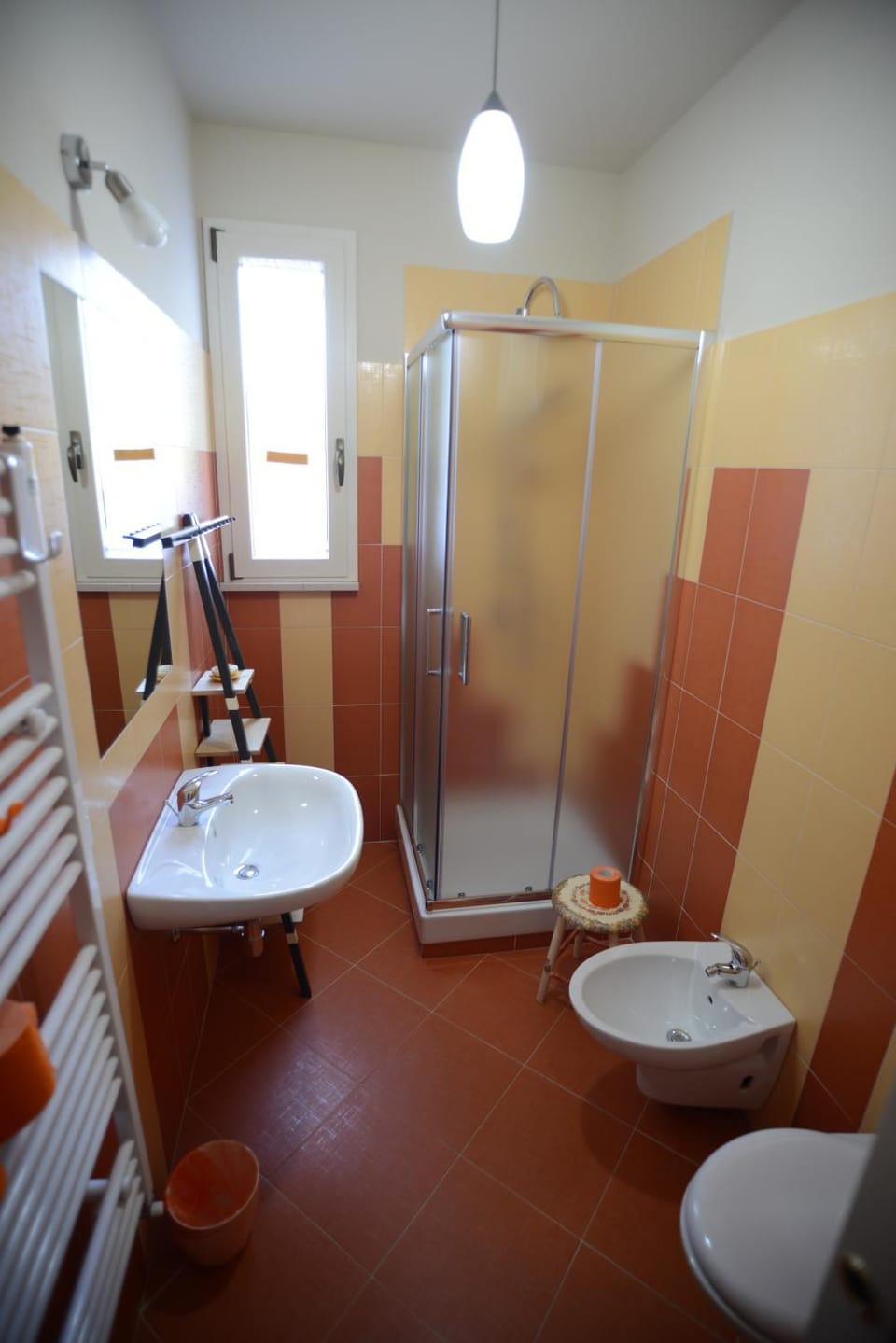 Shower, Toilet, Bathroom, bidet, towels